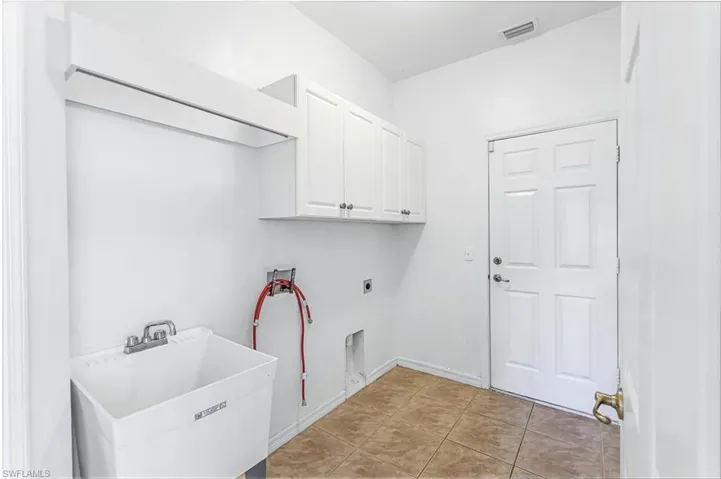 700  Glenn  AVE, Lehigh Acres, FL 33972