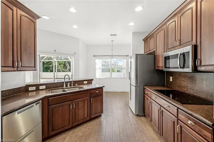 700  Glenn  AVE, Lehigh Acres, FL 33972