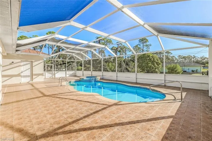 700  Glenn  AVE, Lehigh Acres, FL 33972