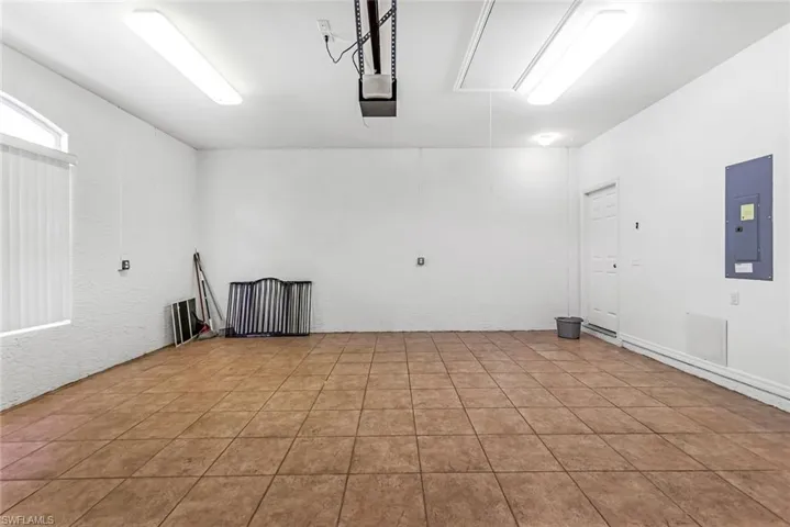 700  Glenn  AVE, Lehigh Acres, FL 33972
