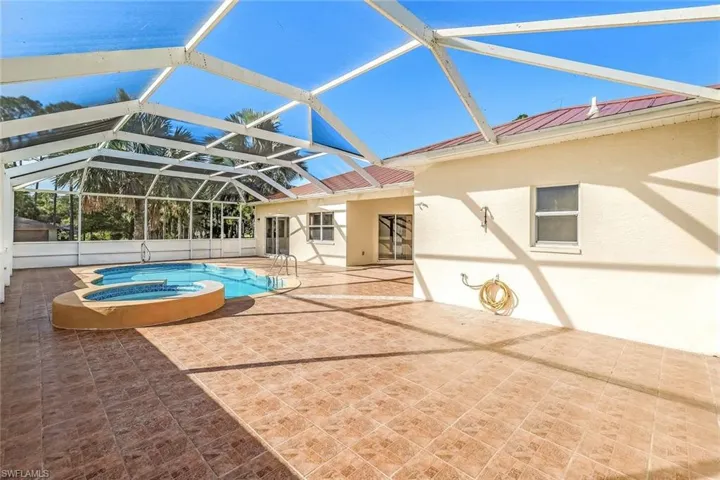 700  Glenn  AVE, Lehigh Acres, FL 33972