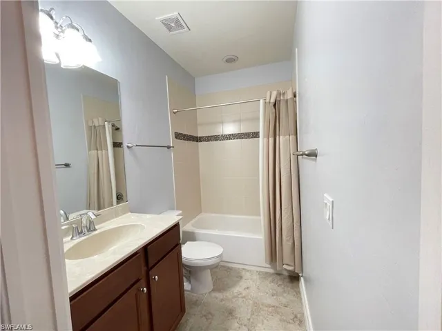 7818 Bristol Cir, Naples, Florida 34120
