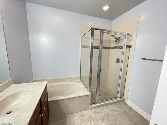 7818 Bristol Cir, Naples, Florida 34120
