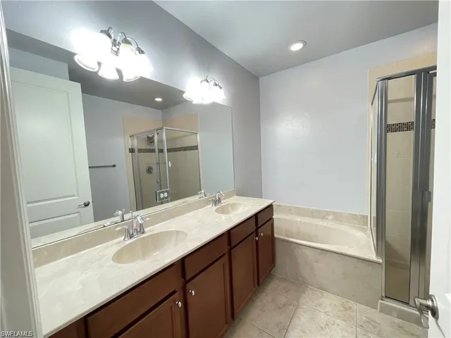 7818 Bristol Cir, Naples, Florida 34120