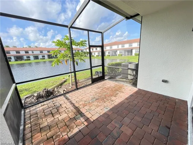 7818 Bristol Cir, Naples, Florida 34120