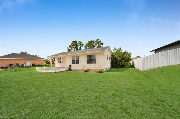 Right side (partially fenced), Park, Store, enjoy added privacy.