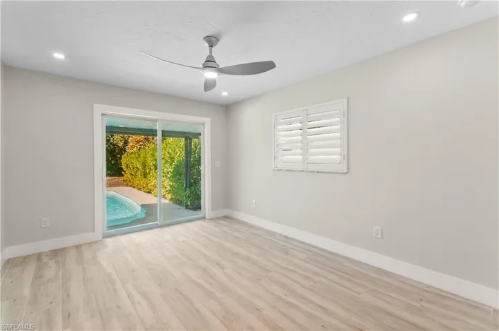 MAIN BEDROOM, SLIDERS TO POOL, ENSUITE BATHROOM