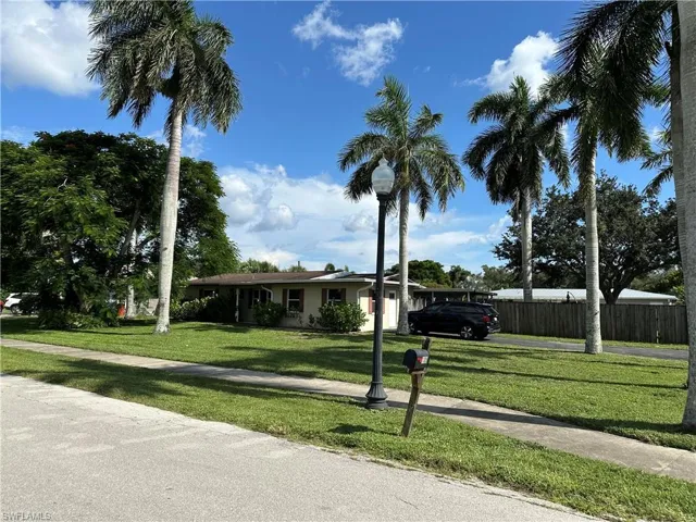 1306 Burtwood Dr, Fort Myers, Florida 33901