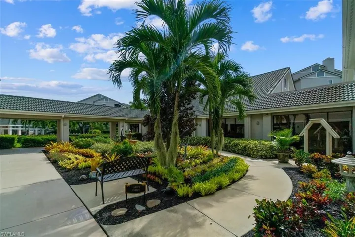 900  Arbor Lake  DR, Naples, FL 34110