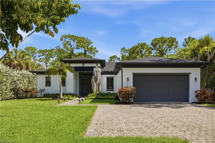 829 16th Ave Sw, Naples, Florida 34117