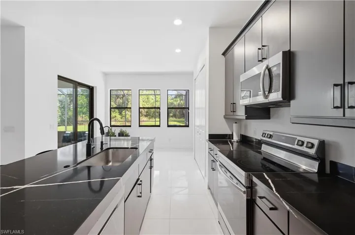 829 16th Ave Sw, Naples, Florida 34117