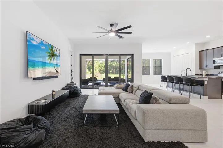 829 16th Ave Sw, Naples, Florida 34117
