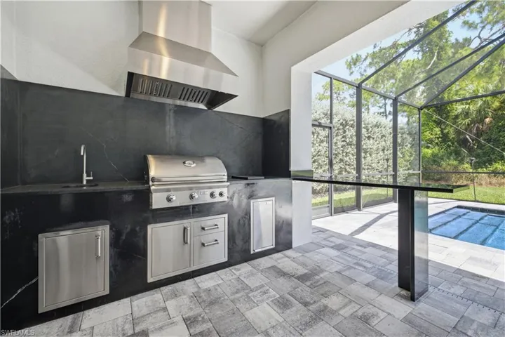 829 16th Ave Sw, Naples, Florida 34117