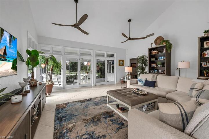 637 Bridgeway LN # 1, NAPLES FL 34108