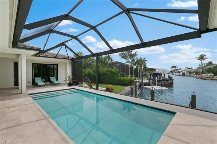Beautiful large Pool!