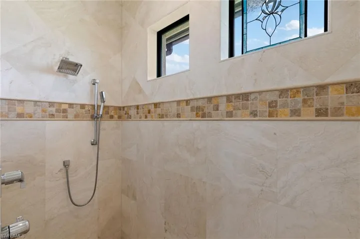 Walk in Shower!
