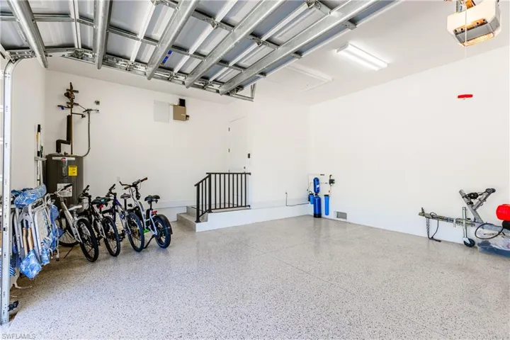 Garage with Epoxy flooring!
