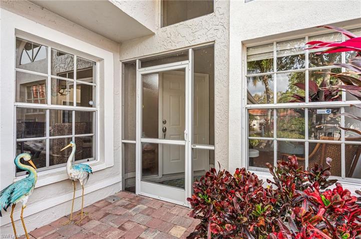 Screened in Front Entry