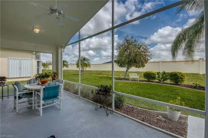 SCREENED LANAI