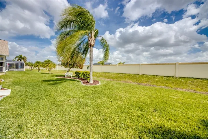 NO PUBLIC ROAD-ONLY HOMES BEHIND PRIVACY WALL.