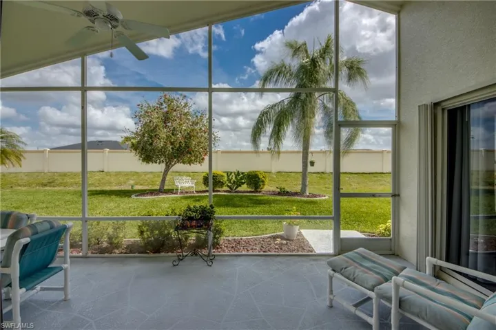 UNDER TRUSS-LARGE SCREENED LANAI