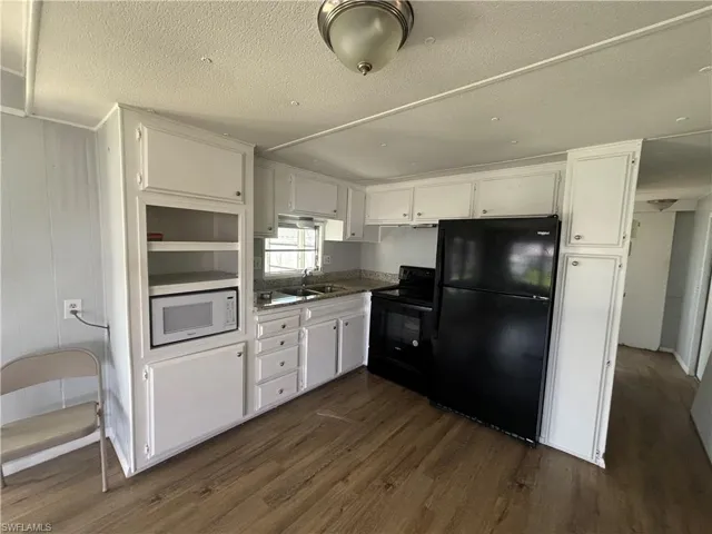 272  Flame  LN, North Fort Myers, FL 33917
