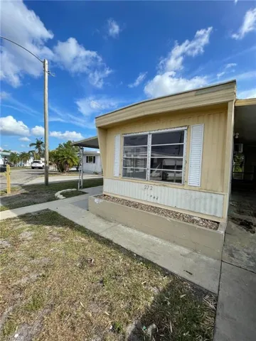 272  Flame  LN, North Fort Myers, FL 33917