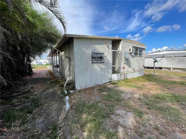 272  Flame  LN, North Fort Myers, FL 33917