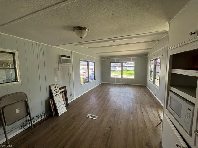 272  Flame  LN, North Fort Myers, FL 33917