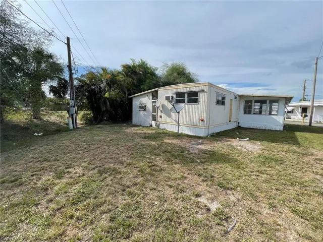 272  Flame  LN, North Fort Myers, FL 33917
