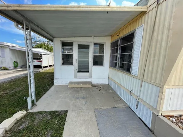 272  Flame  LN, North Fort Myers, FL 33917