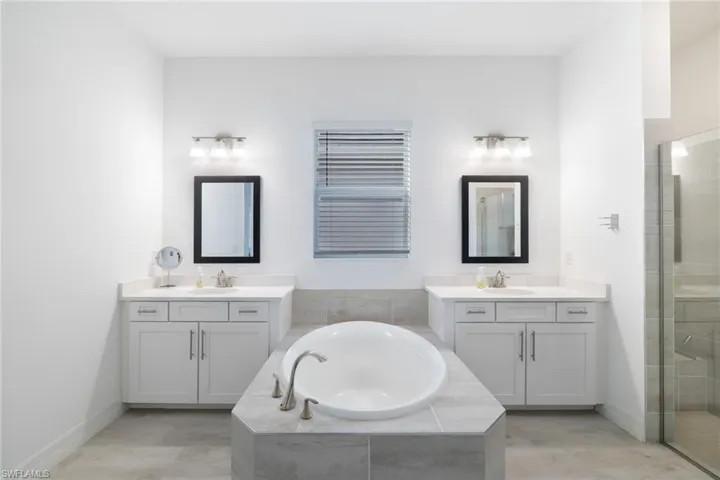 13682 Blue Bay Cir, Fort Myers, Florida 33913