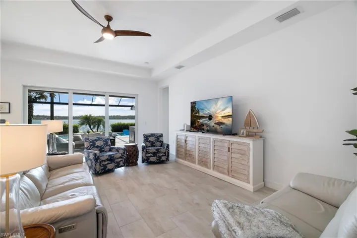 13682 Blue Bay Cir, Fort Myers, Florida 33913