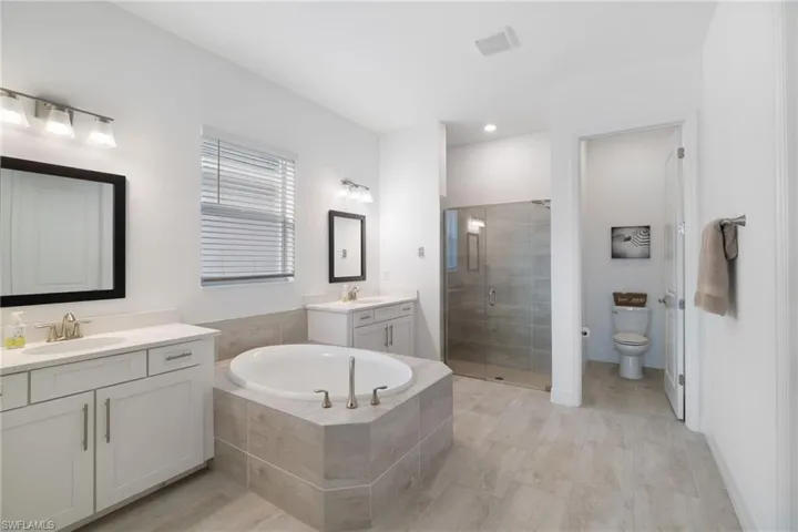 13682 Blue Bay Cir, Fort Myers, Florida 33913