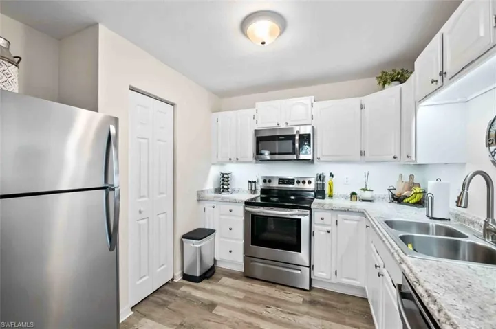 903  Nicholas W PKWY, Cape Coral, FL 33991