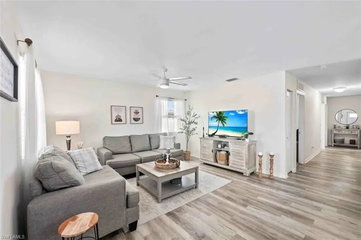 903  Nicholas W PKWY, Cape Coral, FL 33991