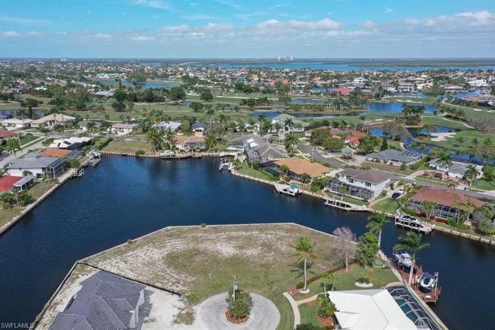 132  Templewood  CT, MARCO ISLAND, FL 34145
