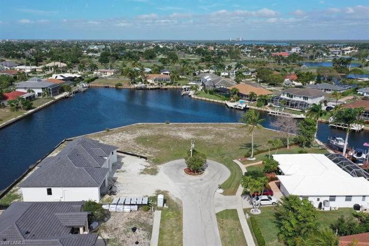 132  Templewood  CT, MARCO ISLAND, FL 34145