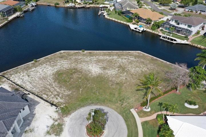 132  Templewood  CT, MARCO ISLAND, FL 34145