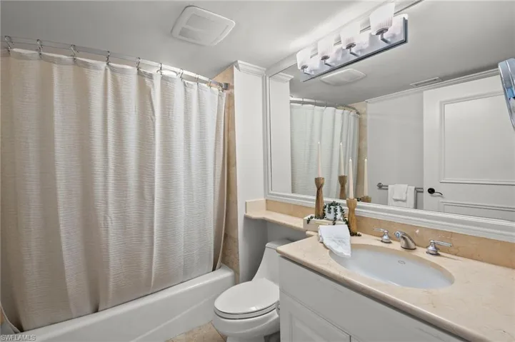 Guest bath recently painted walls and ceiling , updated decor