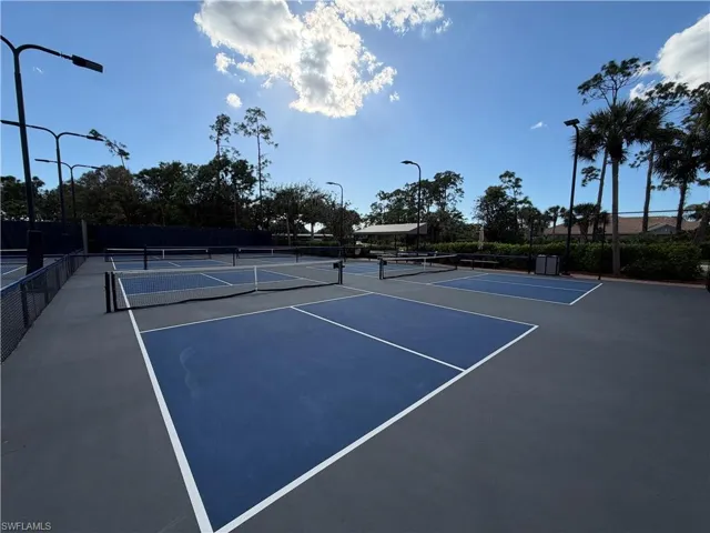 Couunity tennis courts