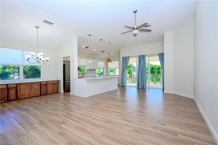635  Lalique  CIR, Naples, FL 34119