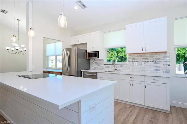 635  Lalique  CIR, Naples, FL 34119