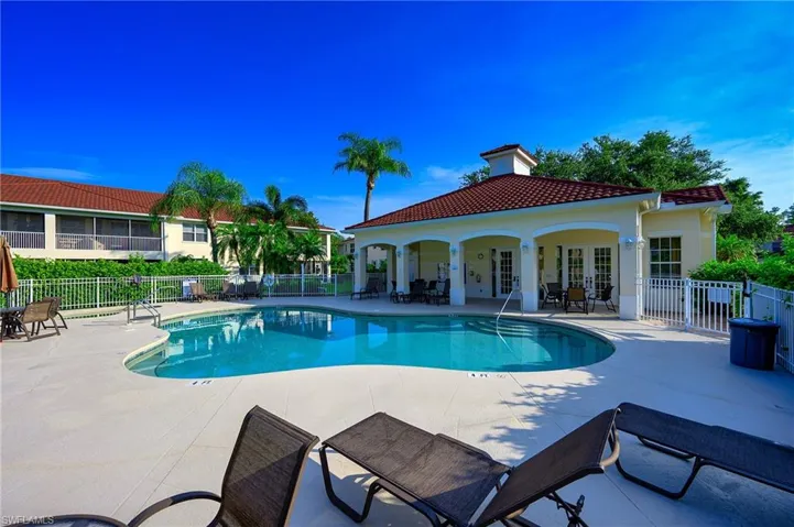 635  Lalique  CIR, Naples, FL 34119