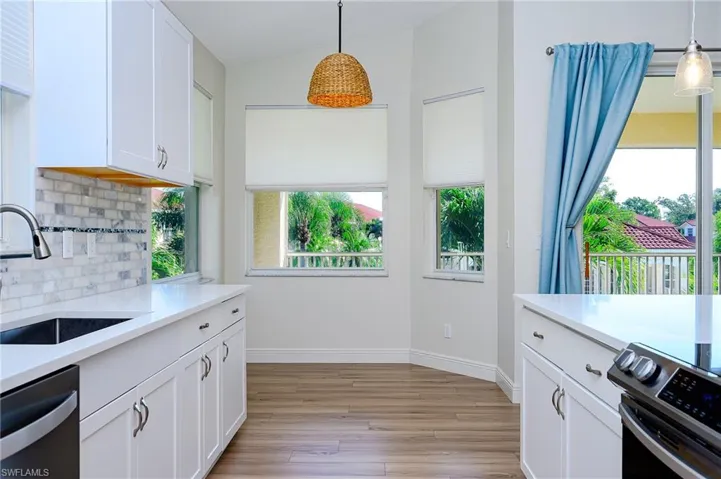 635  Lalique  CIR, Naples, FL 34119