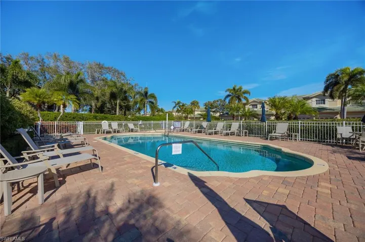 558 Vintage Reserve Ln 19a, Naples, Florida 34119