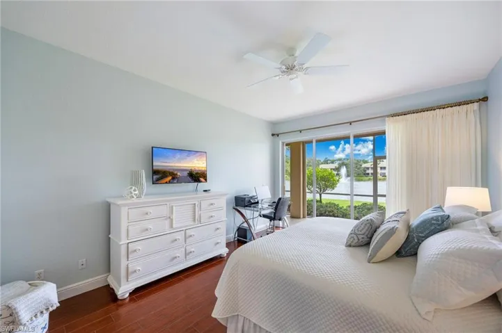 558 Vintage Reserve Ln 19a, Naples, Florida 34119