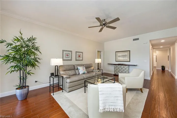 558 Vintage Reserve Ln 19a, Naples, Florida 34119