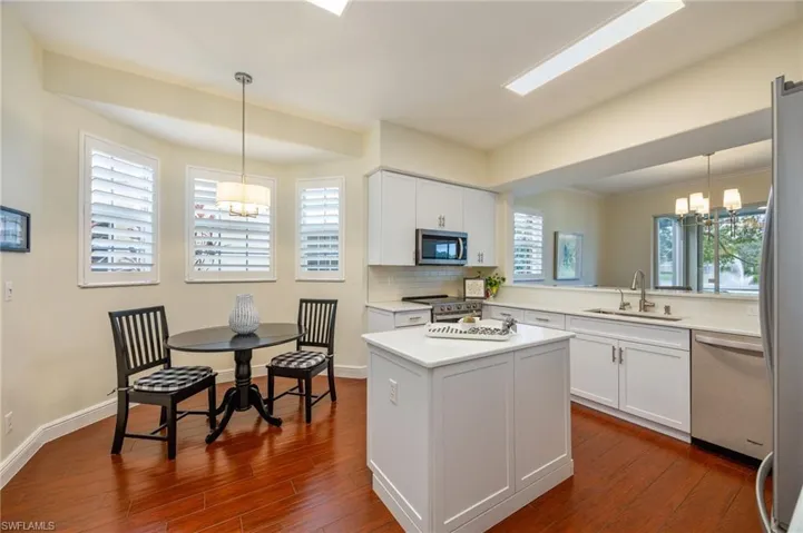 558 Vintage Reserve Ln 19a, Naples, Florida 34119