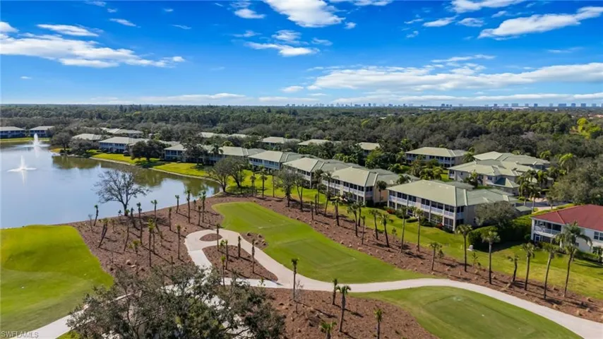 558 Vintage Reserve Ln 19a, Naples, Florida 34119